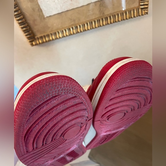 Air Jordan 1 Lost & Found - Picture 8 of 11